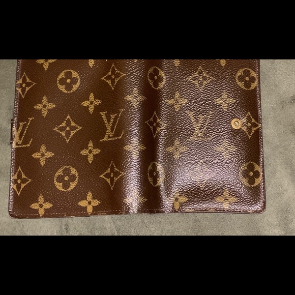 Authentic LV monogram Agenda - Picture 3 of 9